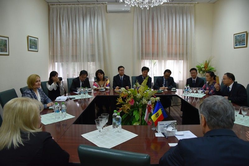 Fitoterapia chineză ar putea fi studiată la Universitatea noastră Fitoterapia chineză ar putea fi studiată la Universitatea noastră