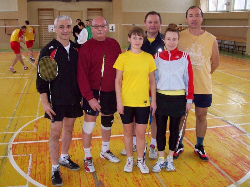Locul II la badminton pentru Universitatea noastră Locul II la badminton pentru Universitatea noastră